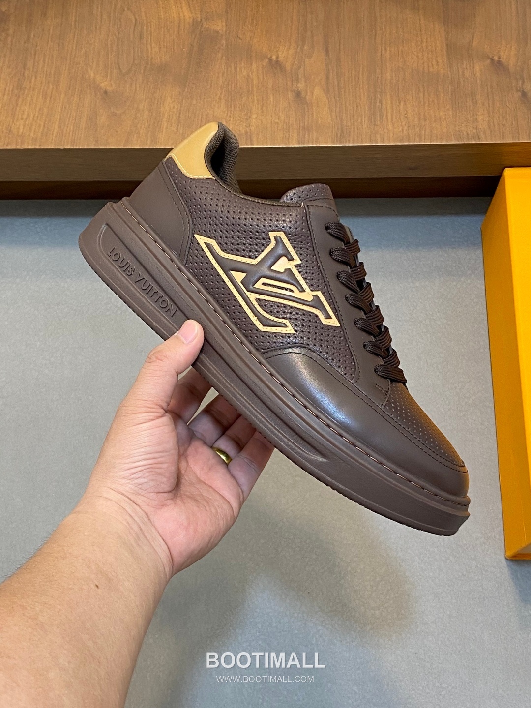 Louis Vuitton Monogram Perforated Low Sneaker Calfskin Leather Green Sneakers 루이비통 모노그램 펀칭 로우 스니커즈 송아지가죽 그린 5