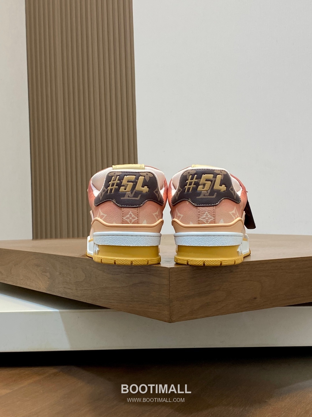 Louis Vuitton LV Trainer Monogram Low Sneaker Calfskin Leather Orange Sneakers 루이비통 LV 트레이너 모노그램 로우 스니커즈 송아지가죽 오렌지 9