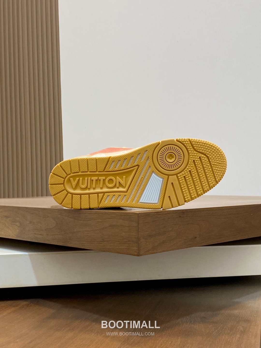 Louis Vuitton LV Trainer Monogram Low Sneaker Calfskin Leather Orange Sneakers 루이비통 LV 트레이너 모노그램 로우 스니커즈 송아지가죽 오렌지 10