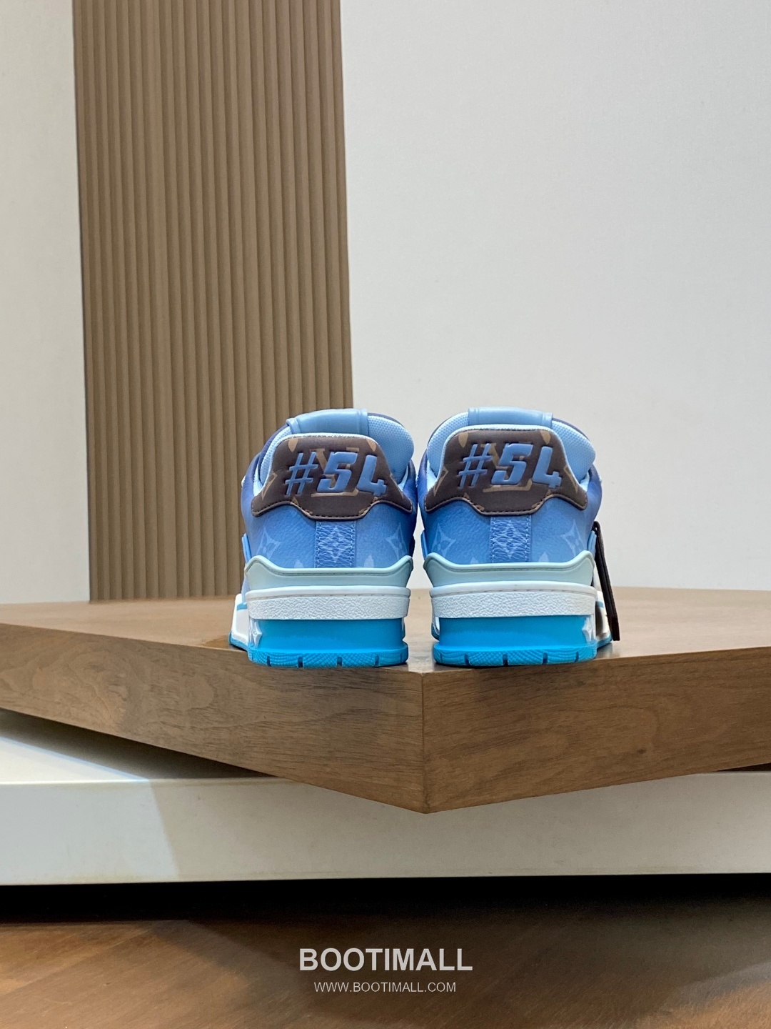 Louis Vuitton LV Trainer Monogram Low Sneaker Calfskin Leather Orange Sneakers 루이비통 LV 트레이너 모노그램 로우 스니커즈 송아지가죽 오렌지 9