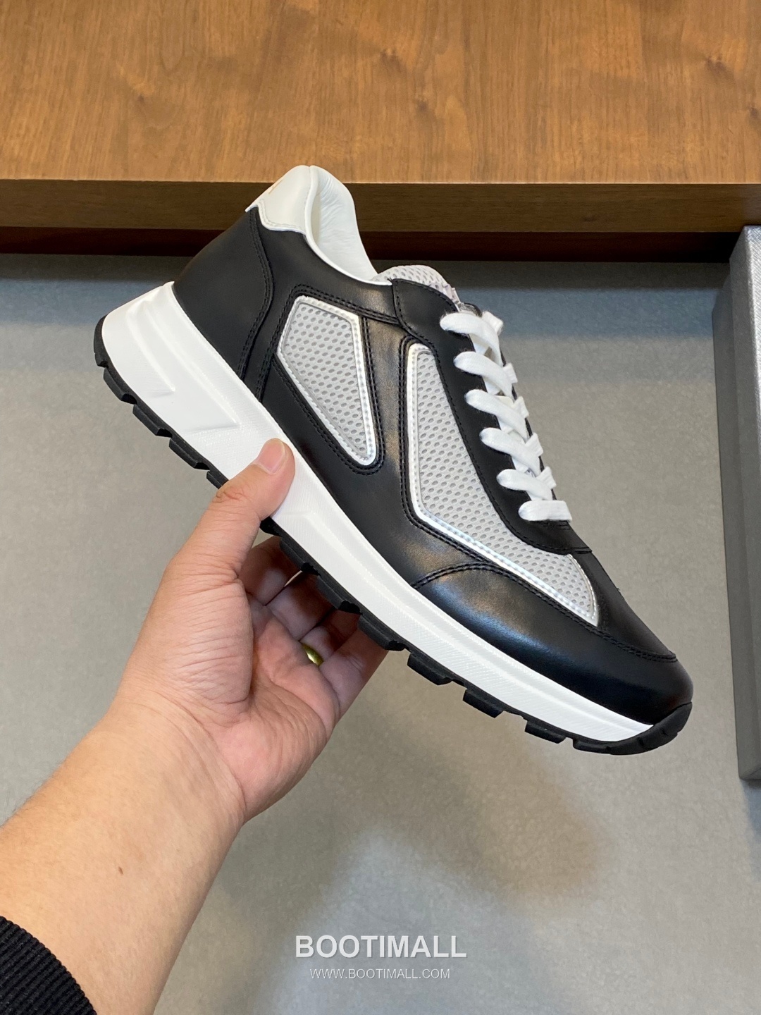 Prada Geometric Panel Runner Calfskin Mesh Khaki Sneakers 프라다 지오메트릭 패널 러너 송아지가죽 메쉬 카키 스니커즈 5