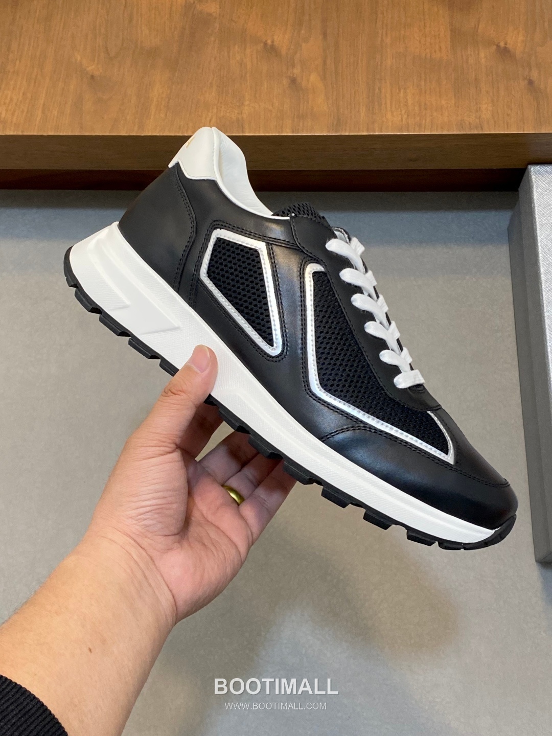 Prada Geometric Panel Runner Calfskin Mesh Khaki Sneakers 프라다 지오메트릭 패널 러너 송아지가죽 메쉬 카키 스니커즈 5