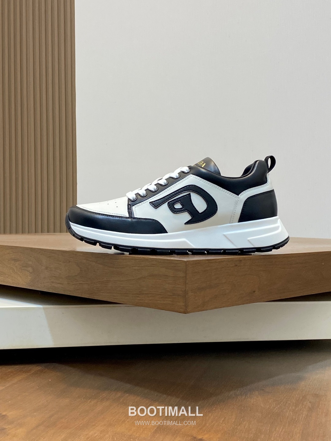 Prada Geometric Panel Runner Calfskin Mesh Khaki Sneakers 프라다 지오메트릭 패널 러너 송아지가죽 메쉬 카키 스니커즈 2