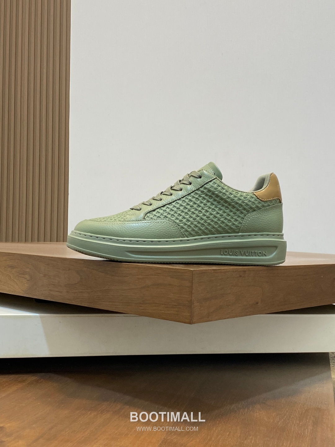 Louis Vuitton Monogram Perforated Low Sneaker Calfskin Leather Green Sneakers 루이비통 모노그램 펀칭 로우 스니커즈 송아지가죽 그린 -4 2