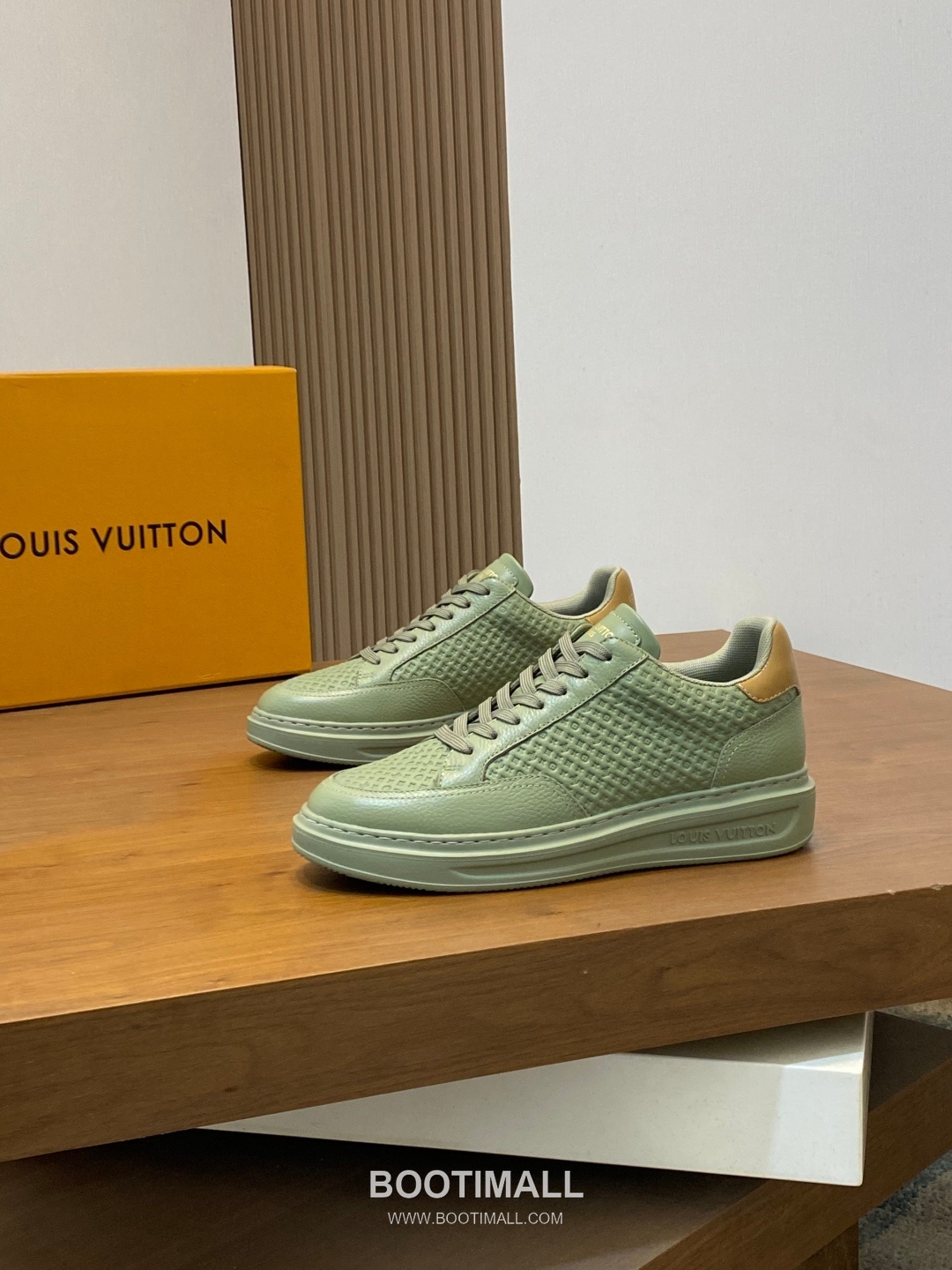 Louis Vuitton Monogram Perforated Low Sneaker Calfskin Leather Green Sneakers 루이비통 모노그램 펀칭 로우 스니커즈 송아지가죽 그린 -4 3