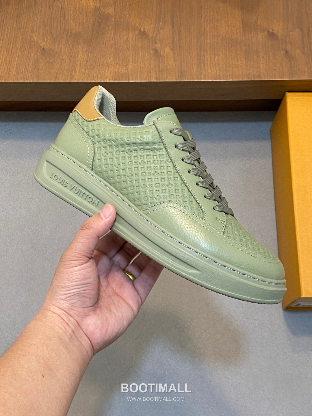 Louis Vuitton Monogram Perforated Low Sneaker Calfskin Leather Green Sneakers 루이비통 모노그램 펀칭 로우 스니커즈 송아지가죽 그린 -4 4