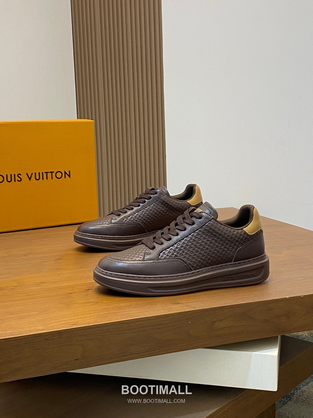 Louis Vuitton Monogram Perforated Low Sneaker Calfskin Leather Green Sneakers 루이비통 모노그램 펀칭 로우 스니커즈 송아지가죽 그린 -4 3