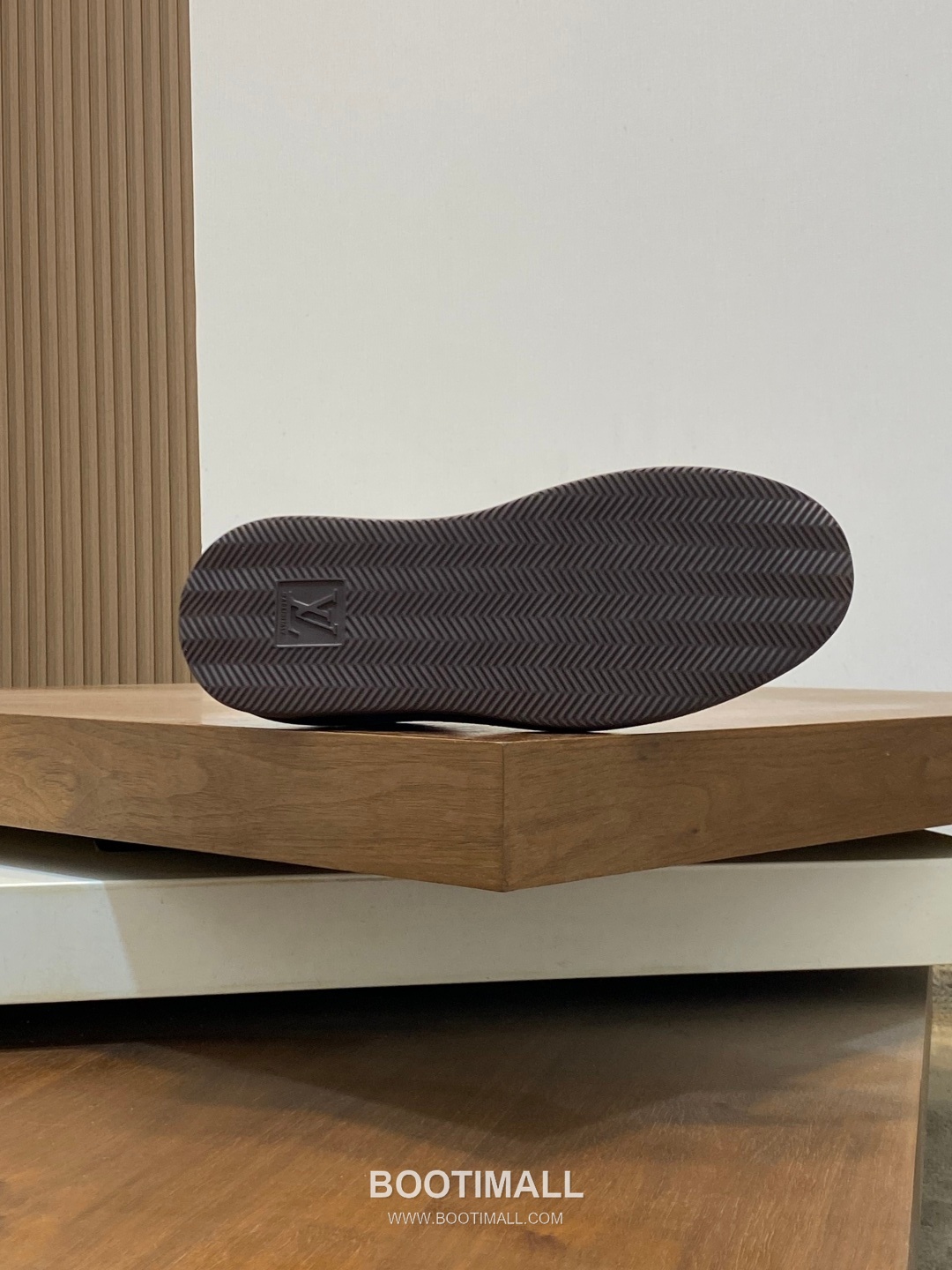 Louis Vuitton Monogram Perforated Low Sneaker Calfskin Leather Green Sneakers 루이비통 모노그램 펀칭 로우 스니커즈 송아지가죽 그린 -4 9