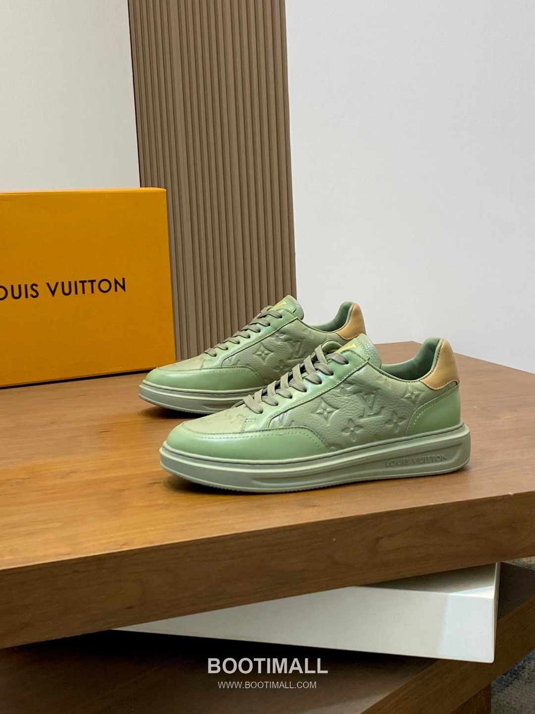 Louis Vuitton Monogram Perforated Low Sneaker Calfskin Leather Green Sneakers 루이비통 모노그램 펀칭 로우 스니커즈 송아지가죽 그린 -4 3