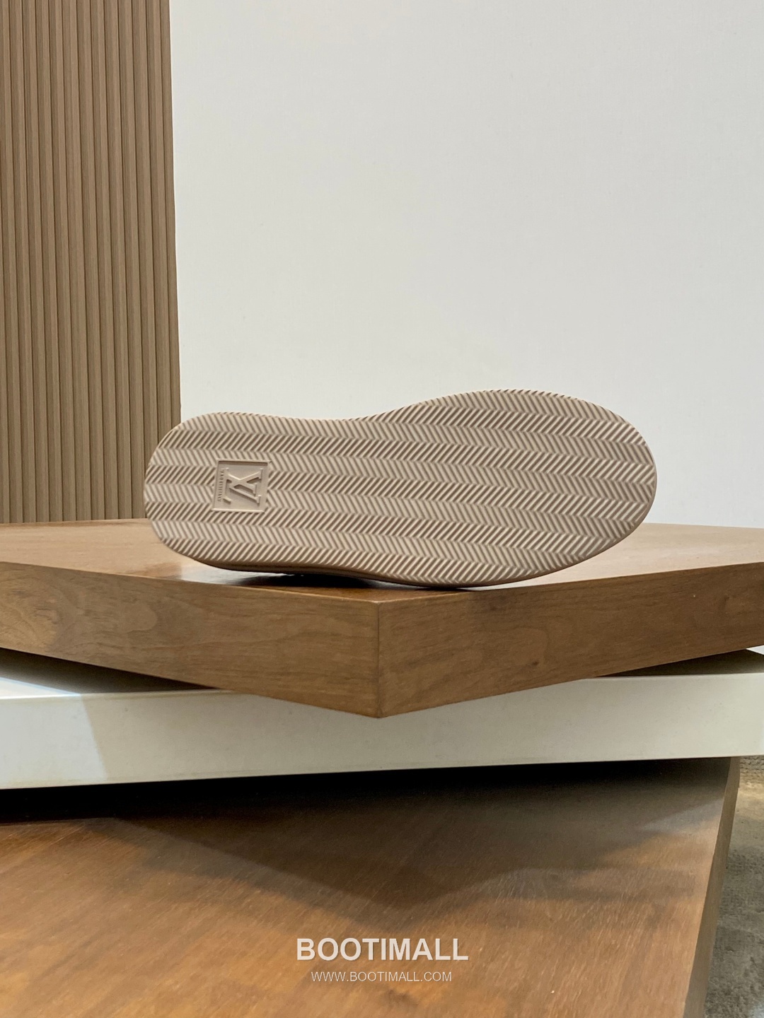 Louis Vuitton Monogram Perforated Low Sneaker Calfskin Leather Green Sneakers 루이비통 모노그램 펀칭 로우 스니커즈 송아지가죽 그린 -4 9