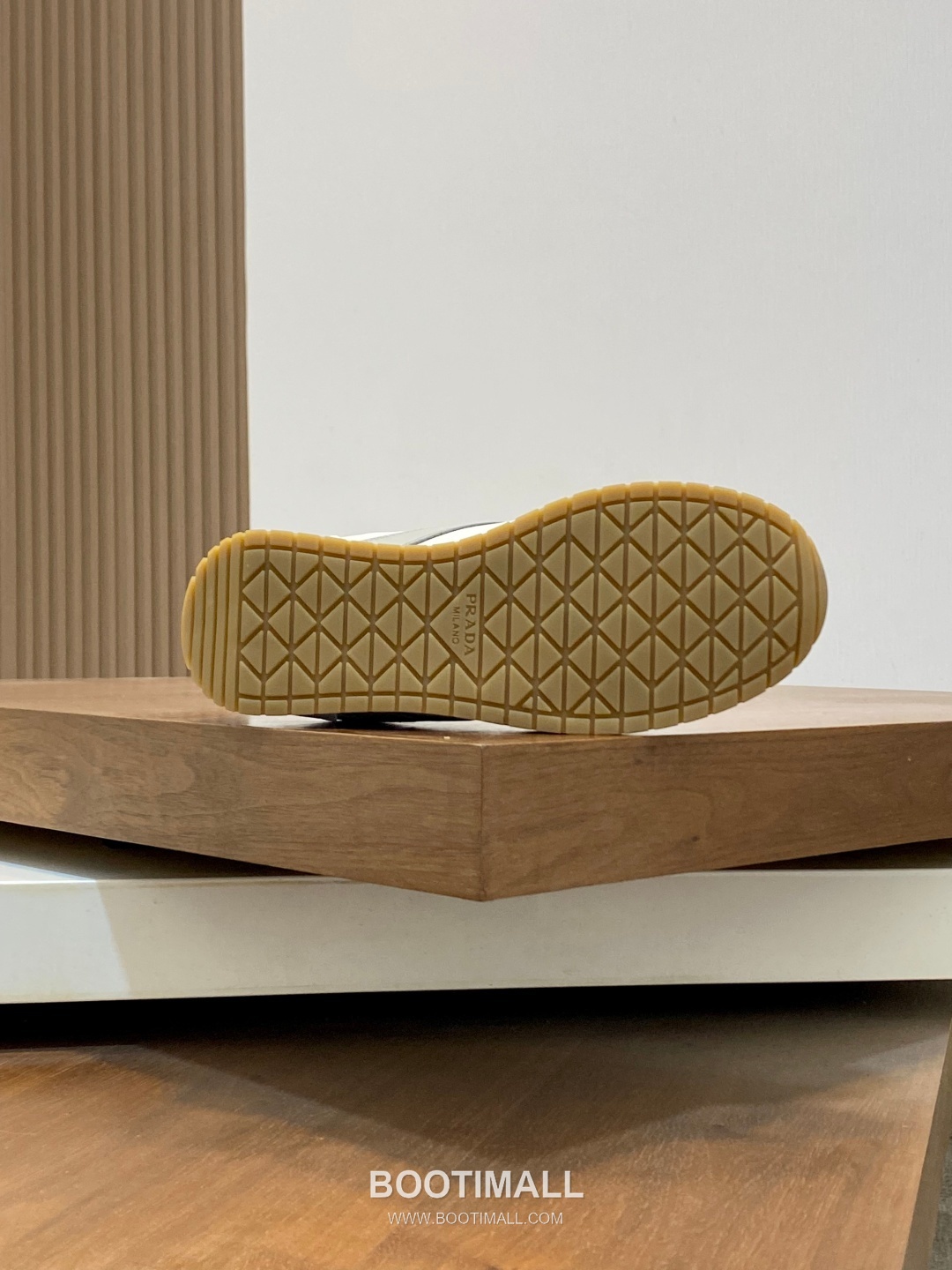 Prada Geometric Stitch Low Sneaker Calf Leather Nylon Black Sneakers 프라다 지오메트릭 스티치 로우 스니커즈 소가죽 나일론 블랙 9