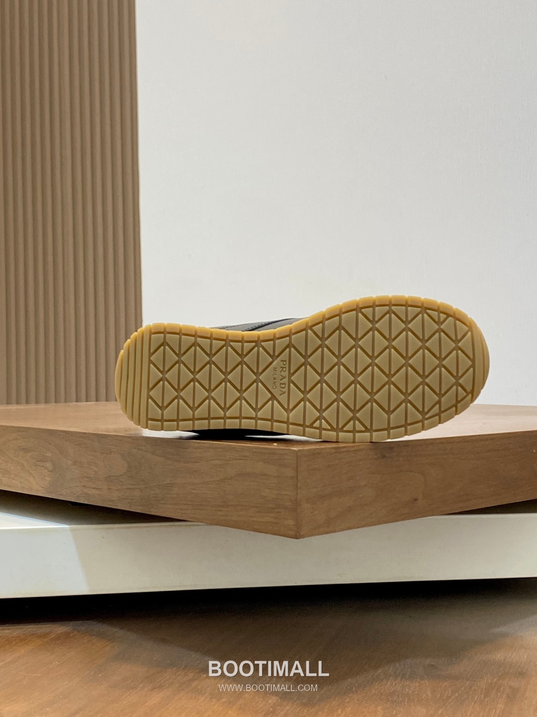 Prada Geometric Stitch Low Sneaker Calf Leather Nylon Black Sneakers 프라다 지오메트릭 스티치 로우 스니커즈 소가죽 나일론 블랙 9