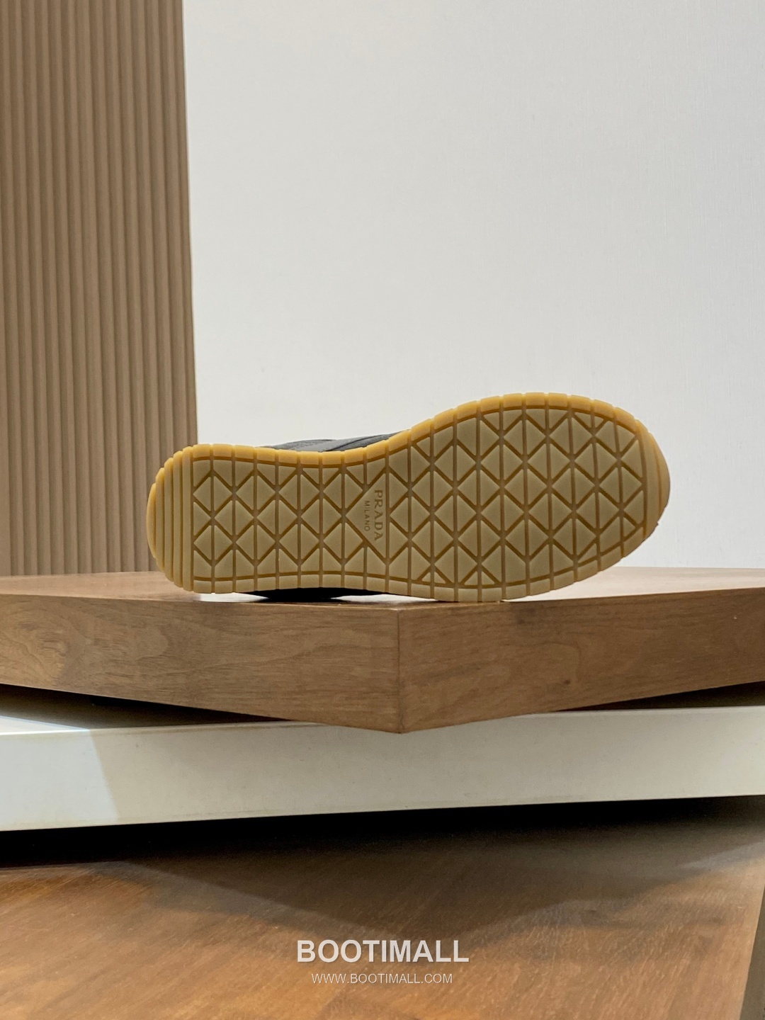 Prada Geometric Stitch Low Sneaker Calf Leather Nylon Black Sneakers 프라다 지오메트릭 스티치 로우 스니커즈 소가죽 나일론 블랙 9