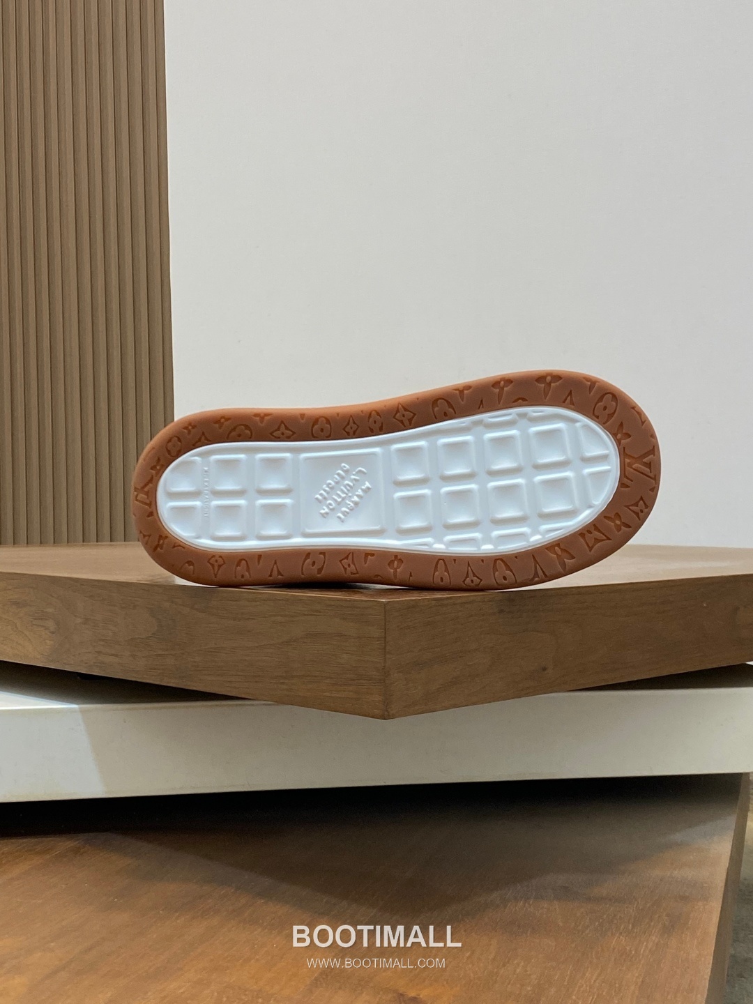 Louis Vuitton Monogram Print Calf Leather Sneaker Calf Leather Mesh Brown Sneakers 루이비통 모노그램 프린트 송아지 가죽 스니커즈 송아지 가죽 메쉬 브라운 9