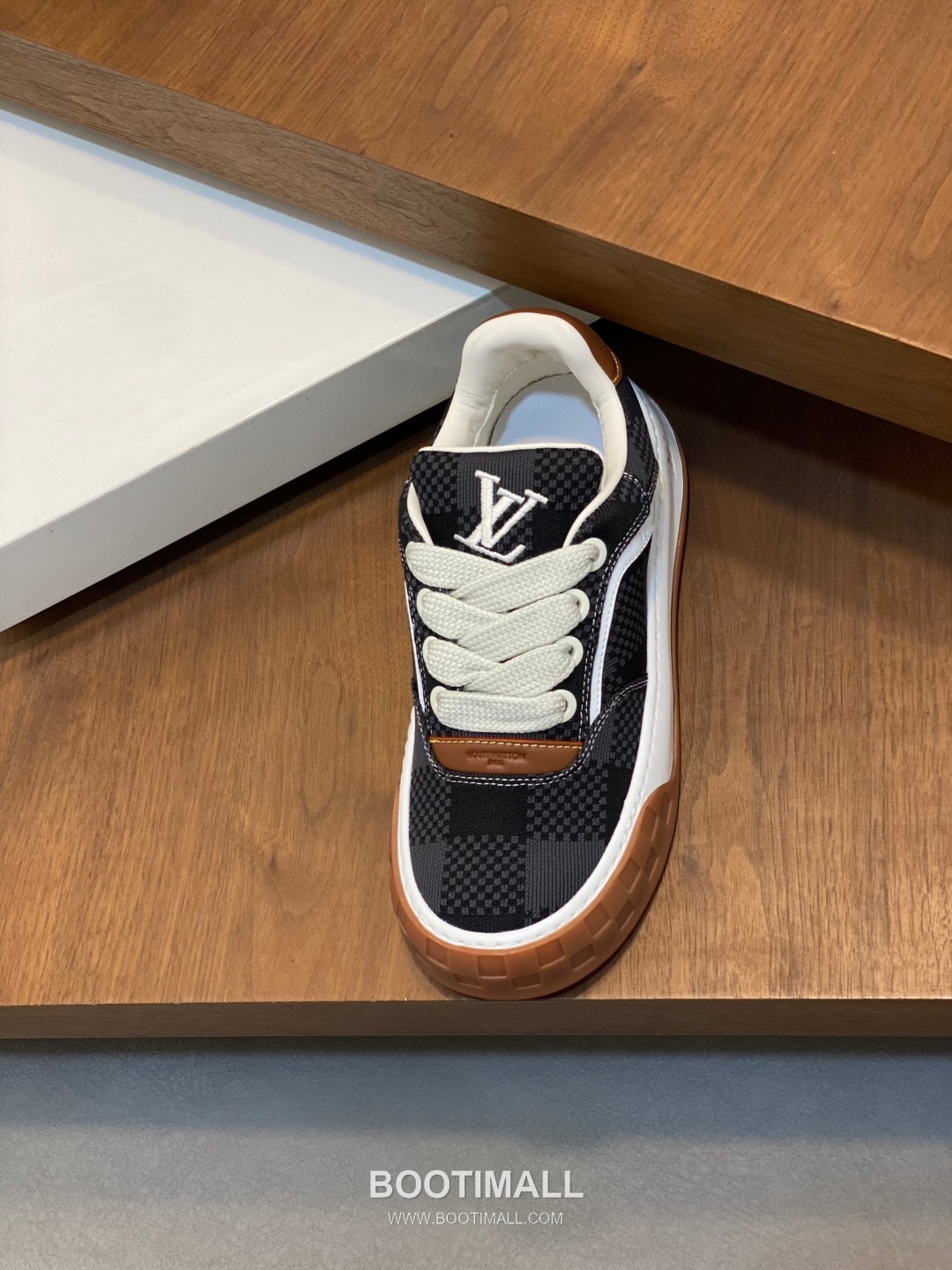 Louis Vuitton Monogram Print Calf Leather Sneaker Calf Leather Mesh Brown Sneakers 루이비통 모노그램 프린트 송아지 가죽 스니커즈 송아지 가죽 메쉬 브라운 6