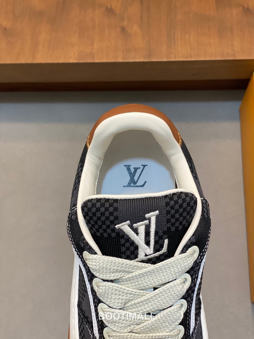 Louis Vuitton Monogram Print Calf Leather Sneaker Calf Leather Mesh Brown Sneakers 루이비통 모노그램 프린트 송아지 가죽 스니커즈 송아지 가죽 메쉬 브라운 7