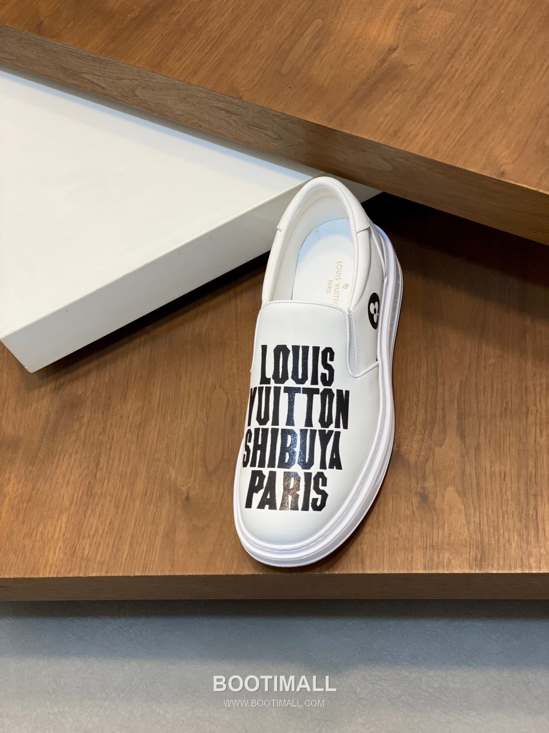 Louis Vuitton Embossed Calfskin TPU Sole Sneaker Calfskin Leather Sneakers 루이비통 엠보싱 송아지가죽 TPU 솔 스니커즈 송아지가죽 6