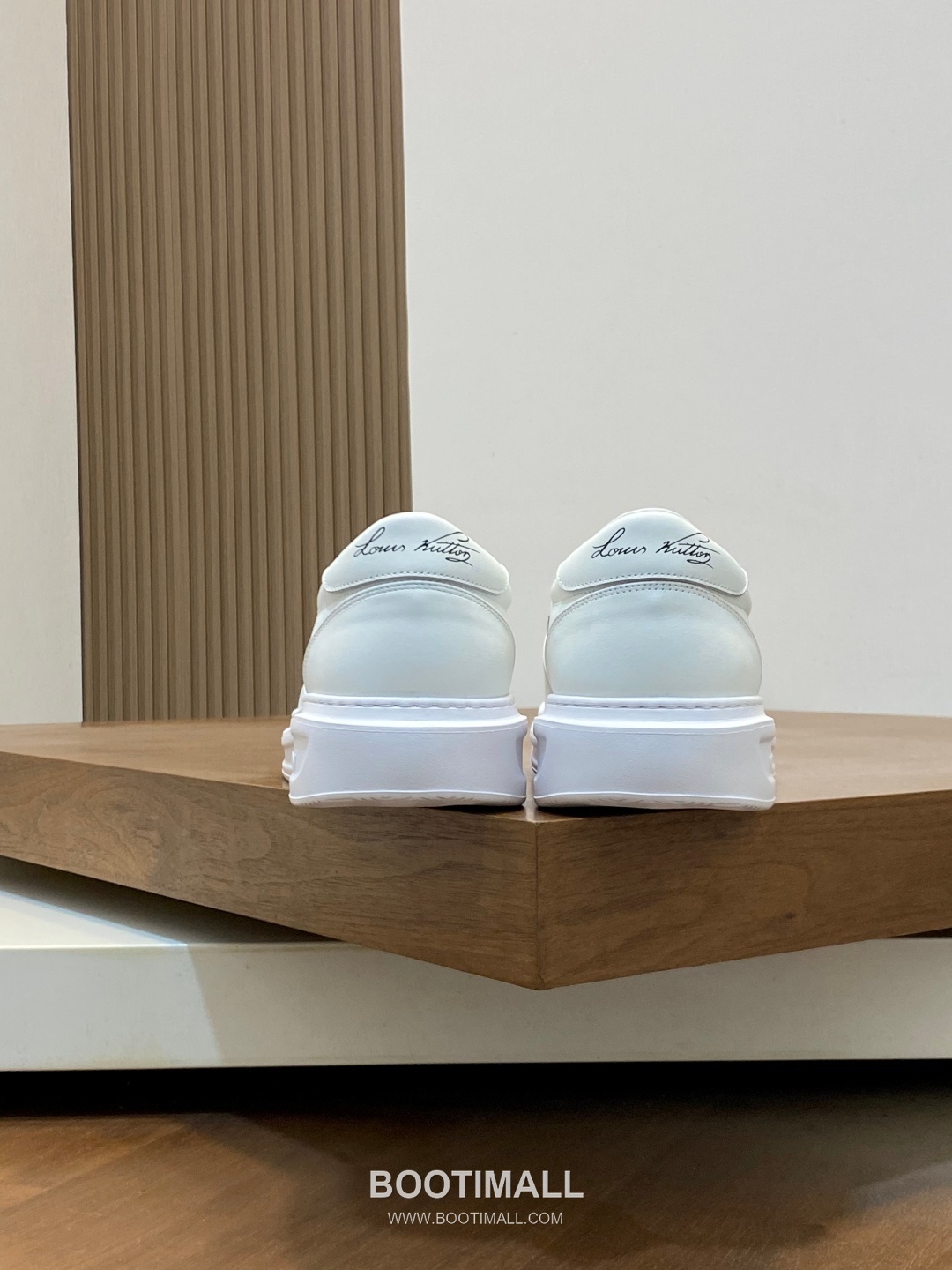 Louis Vuitton Embossed Calfskin TPU Sole Sneaker Calfskin Leather Sneakers 루이비통 엠보싱 송아지가죽 TPU 솔 스니커즈 송아지가죽 8