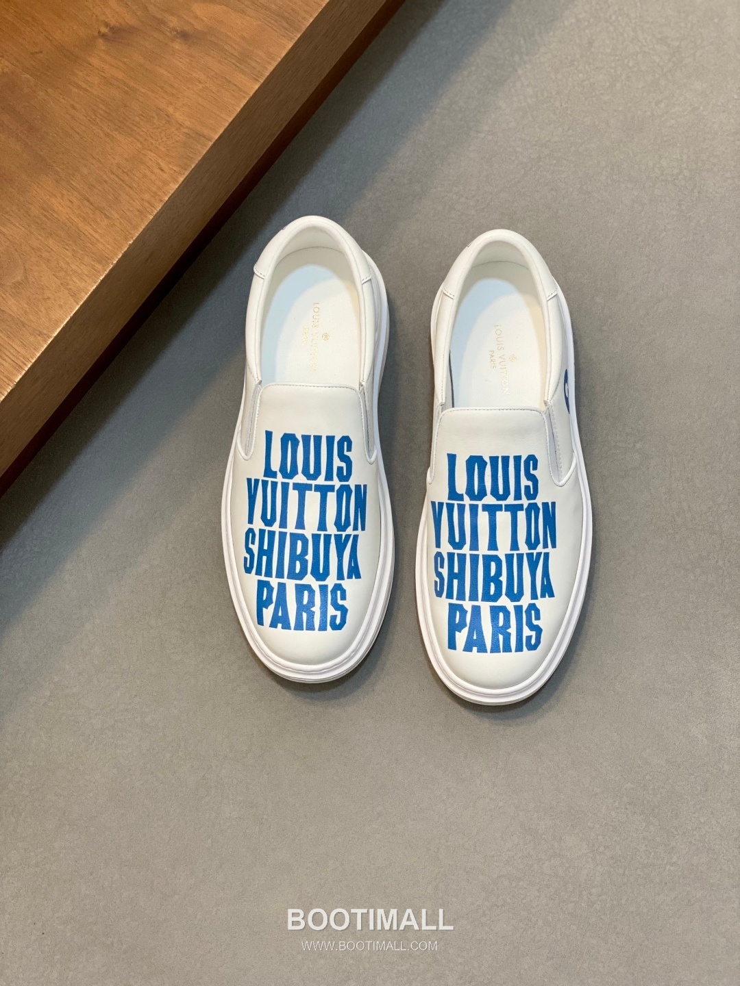 Louis Vuitton Embossed Calfskin TPU Sole Sneaker Calfskin Leather Sneakers 루이비통 엠보싱 송아지가죽 TPU 솔 스니커즈 송아지가죽 1