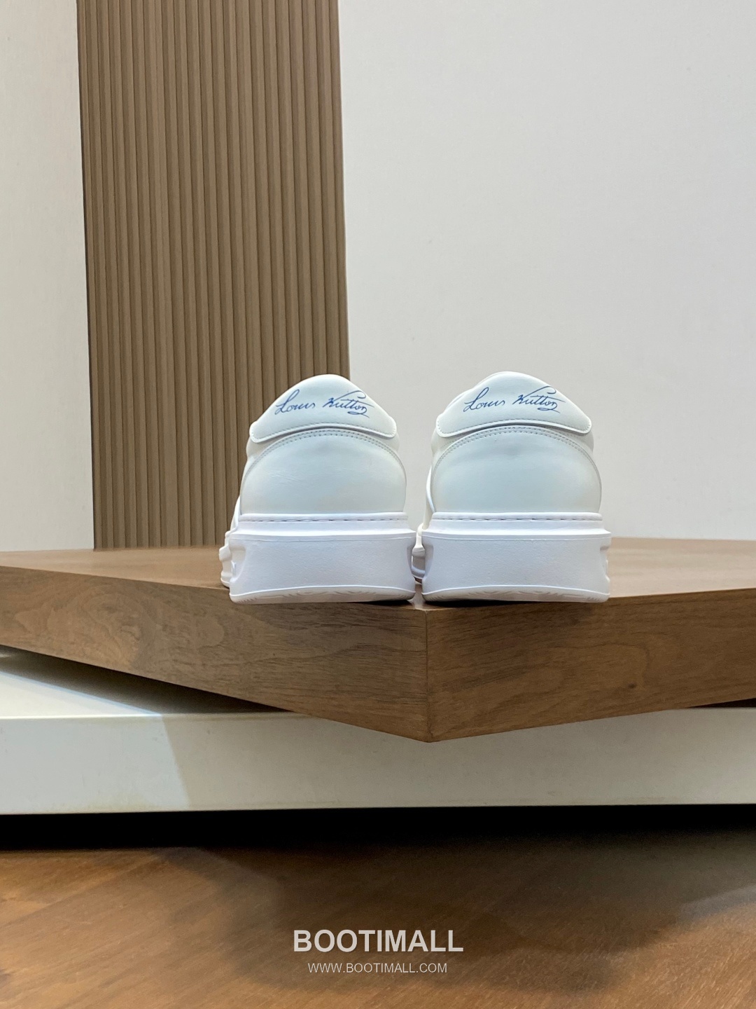 Louis Vuitton Embossed Calfskin TPU Sole Sneaker Calfskin Leather Sneakers 루이비통 엠보싱 송아지가죽 TPU 솔 스니커즈 송아지가죽 8