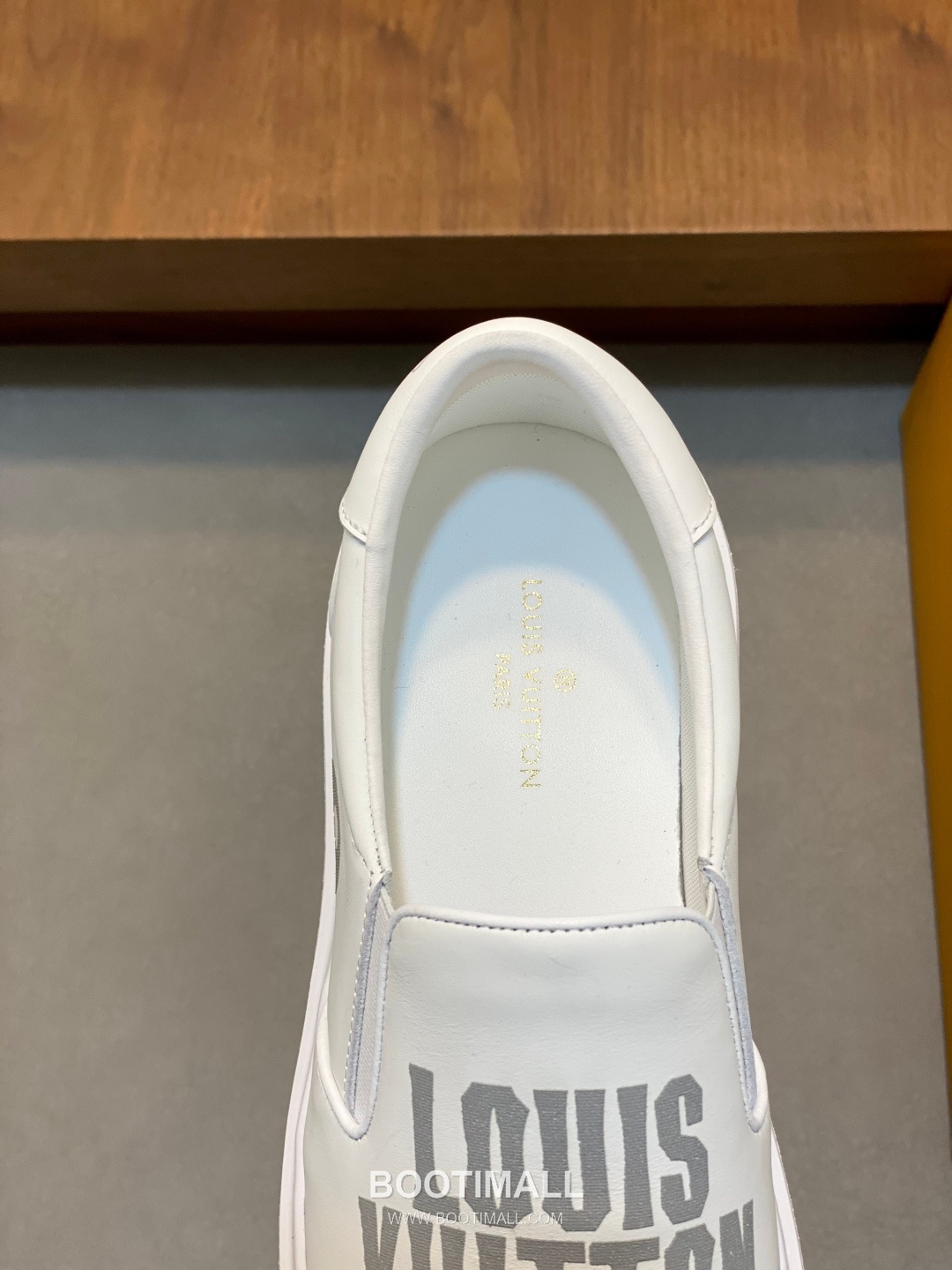 Louis Vuitton Embossed Calfskin TPU Sole Sneaker Calfskin Leather Sneakers 루이비통 엠보싱 송아지가죽 TPU 솔 스니커즈 송아지가죽 7