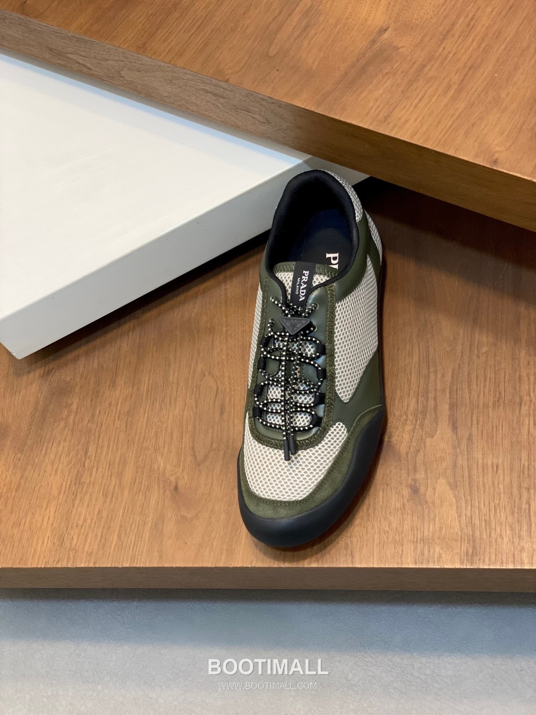 Prada Enamel Triangle Leather Sneaker Leather Sneakers 프라다 에나멜 트라이앵글 레더 스니커즈 레더 6