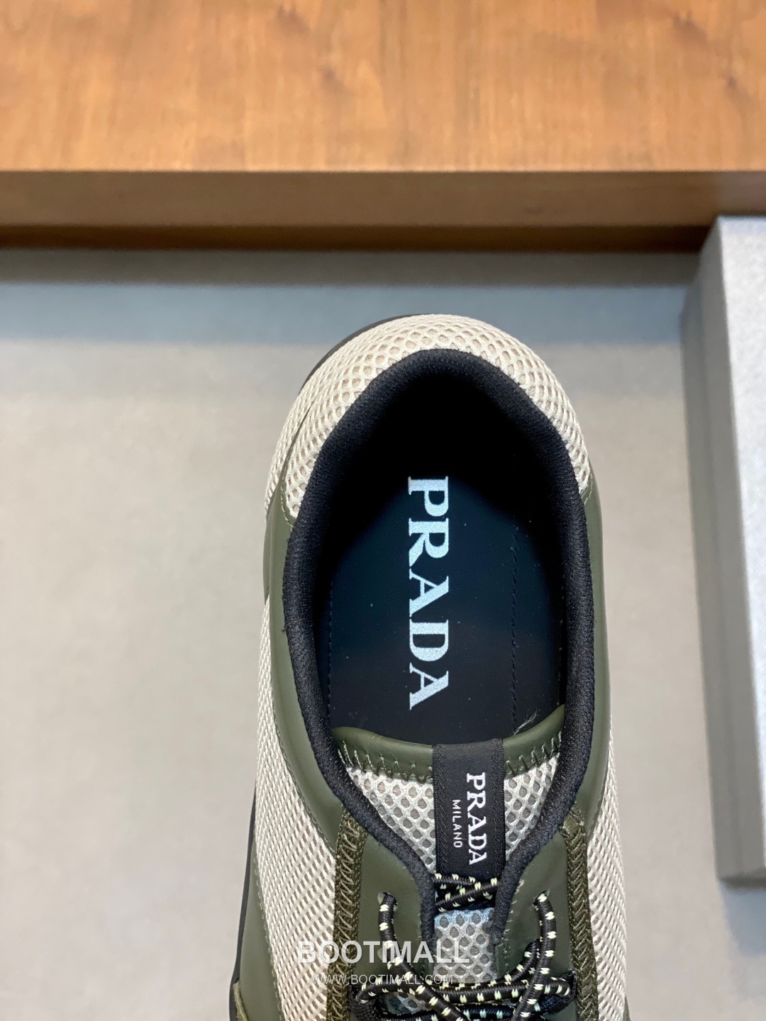 Prada Enamel Triangle Leather Sneaker Leather Sneakers 프라다 에나멜 트라이앵글 레더 스니커즈 레더 7