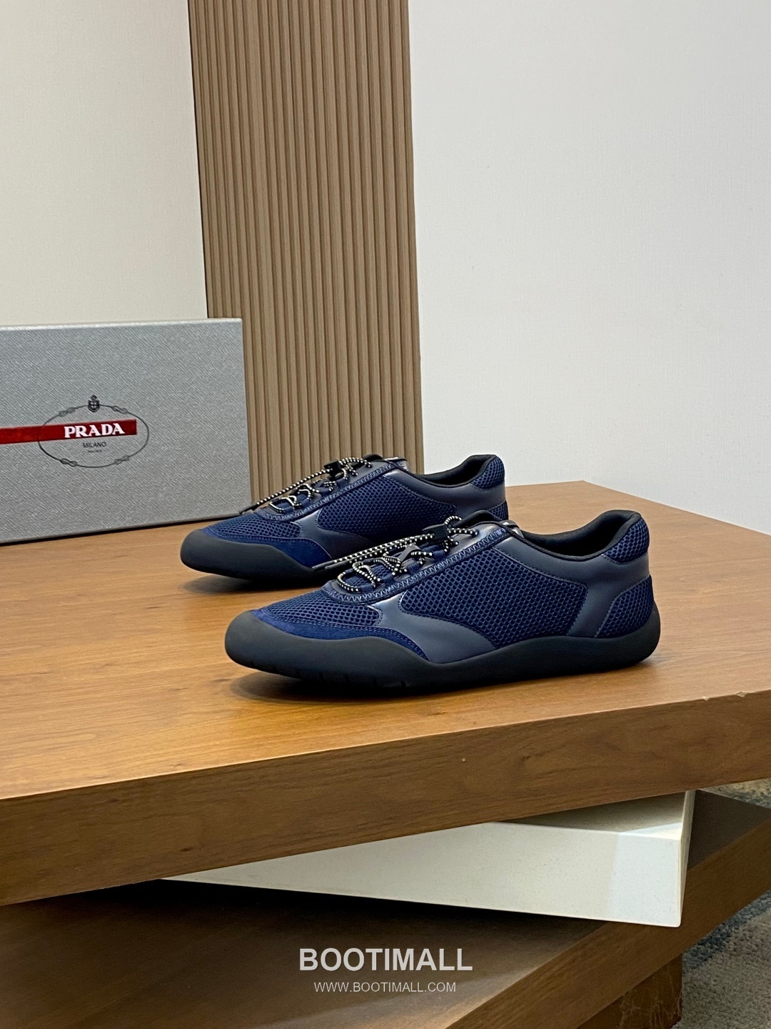 Prada Enamel Triangle Leather Sneaker Leather Sneakers 프라다 에나멜 트라이앵글 레더 스니커즈 레더 3