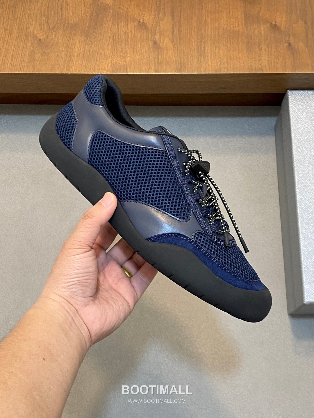 Prada Enamel Triangle Leather Sneaker Leather Sneakers 프라다 에나멜 트라이앵글 레더 스니커즈 레더 4