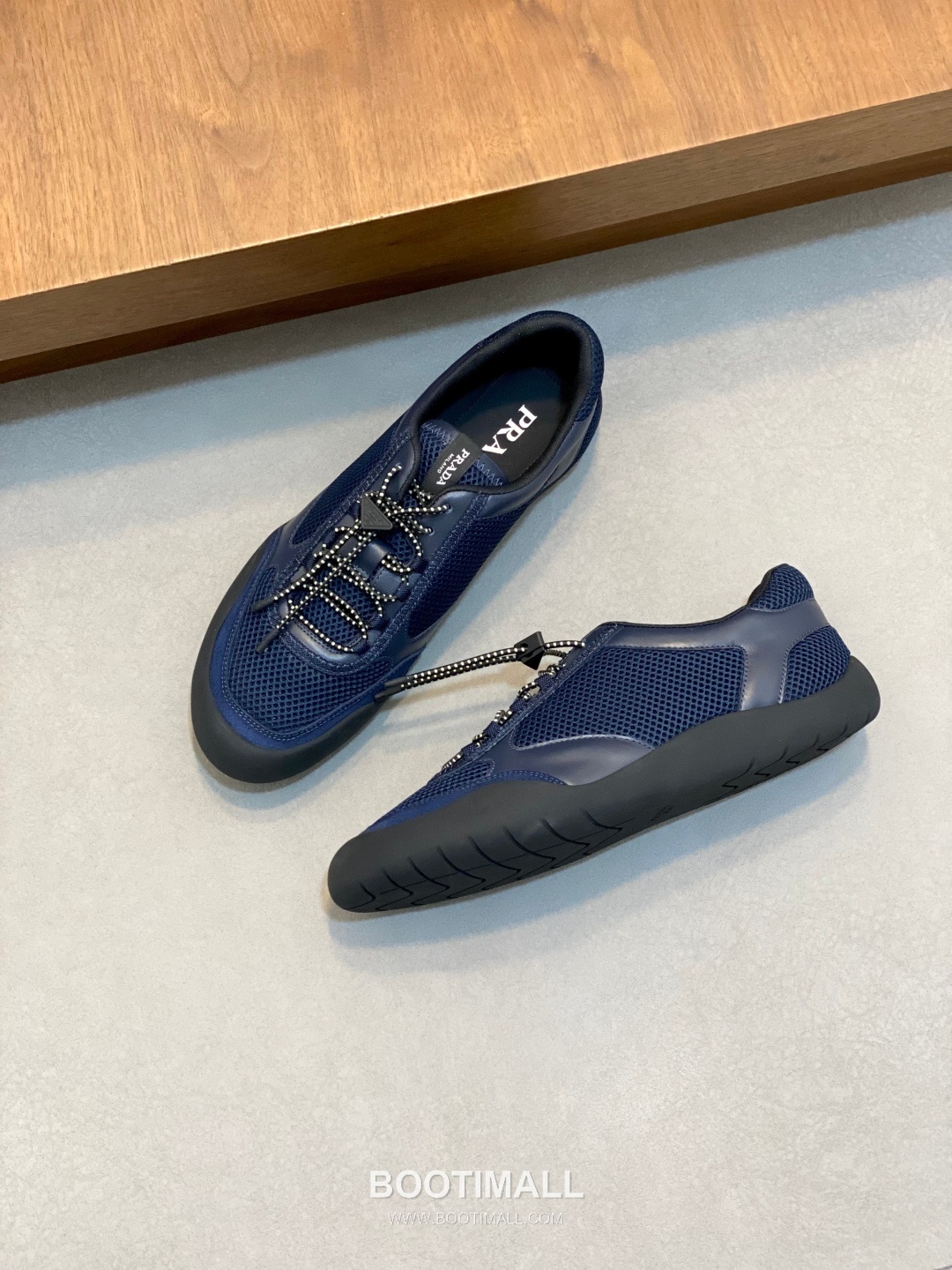 Prada Enamel Triangle Leather Sneaker Leather Sneakers 프라다 에나멜 트라이앵글 레더 스니커즈 레더 5