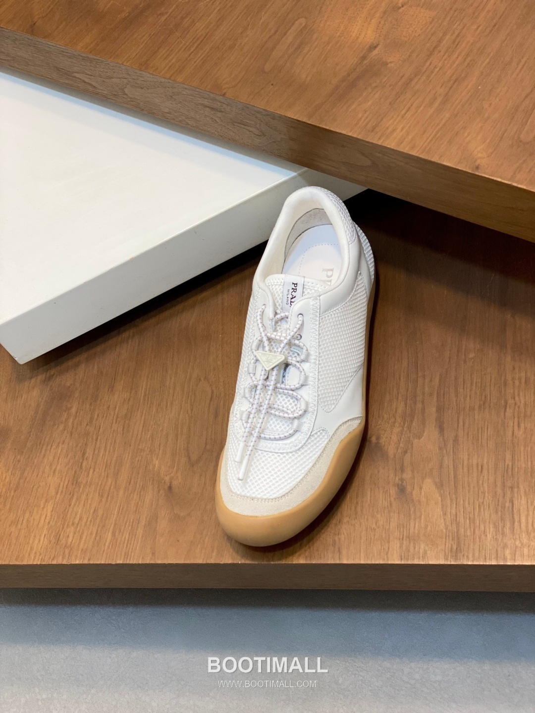 Prada Enamel Triangle Leather Sneaker Leather Sneakers 프라다 에나멜 트라이앵글 레더 스니커즈 레더 6