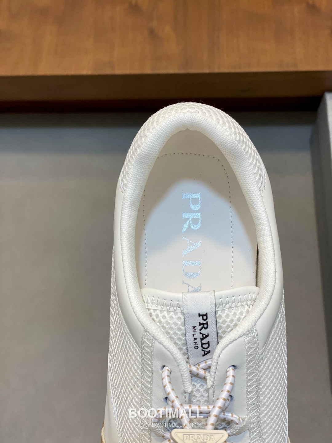 Prada Enamel Triangle Leather Sneaker Leather Sneakers 프라다 에나멜 트라이앵글 레더 스니커즈 레더 7