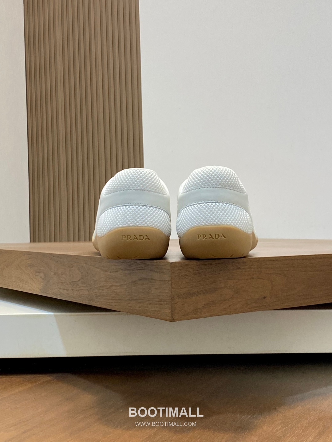 Prada Enamel Triangle Leather Sneaker Leather Sneakers 프라다 에나멜 트라이앵글 레더 스니커즈 레더 8