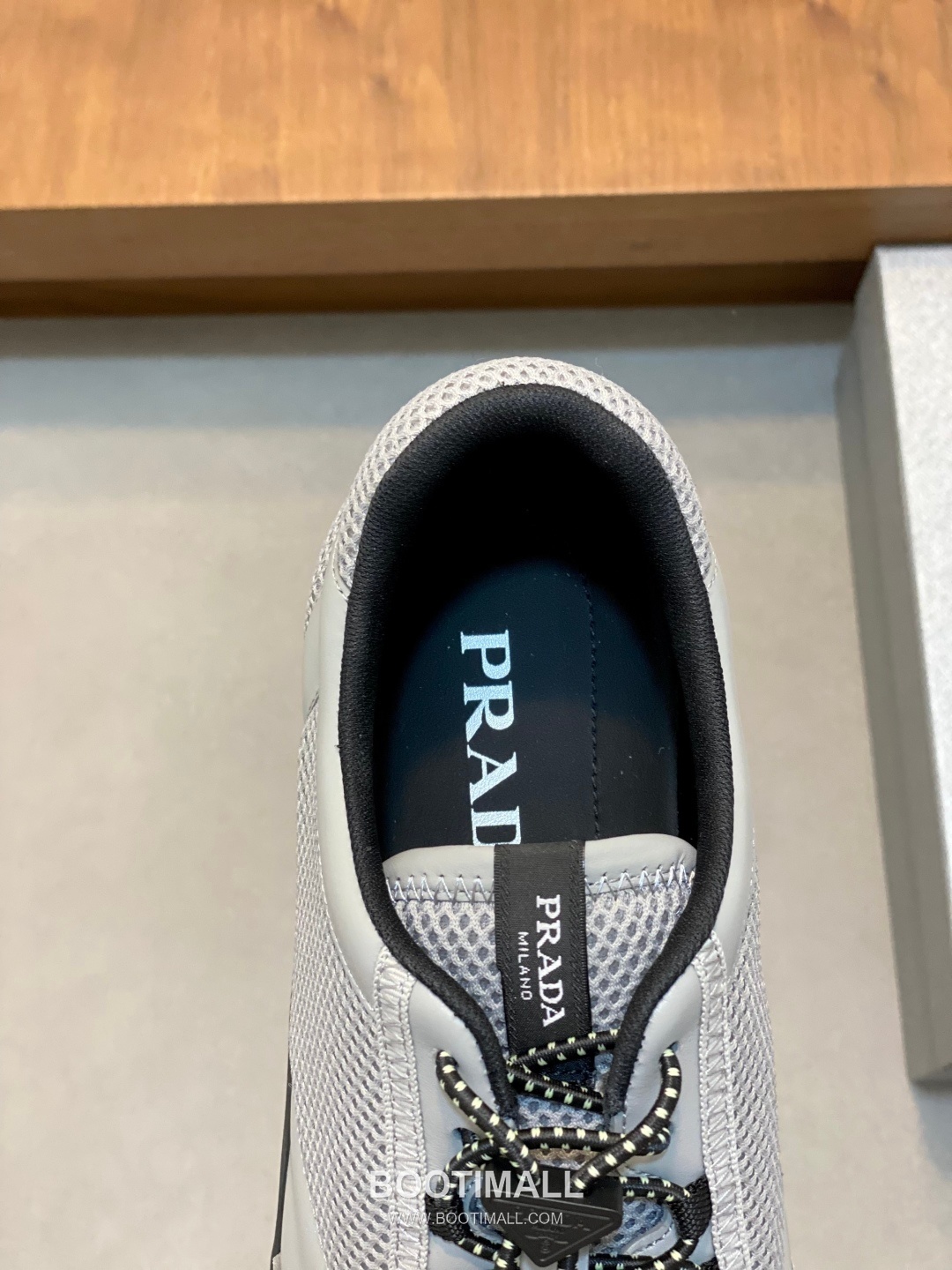 Prada Enamel Triangle Leather Sneaker Leather Sneakers 프라다 에나멜 트라이앵글 레더 스니커즈 레더 7