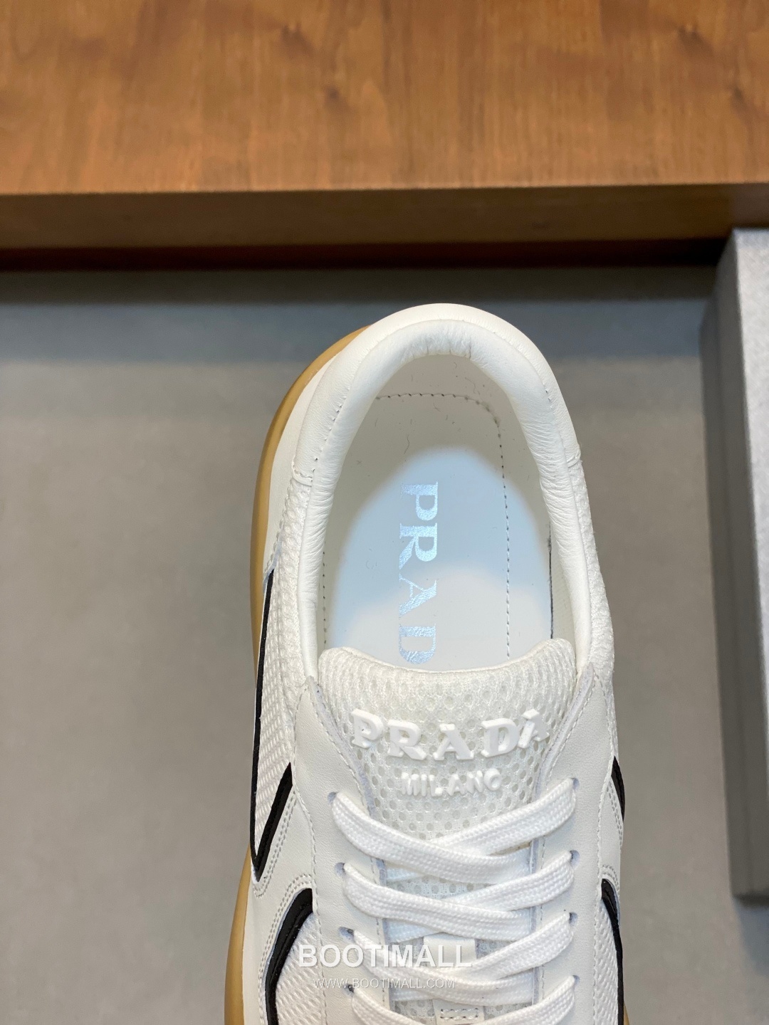 Prada Geometric Panel Runner Calfskin Mesh Khaki Sneakers 프라다 지오메트릭 패널 러너 송아지가죽 메쉬 카키 스니커즈 -9 7