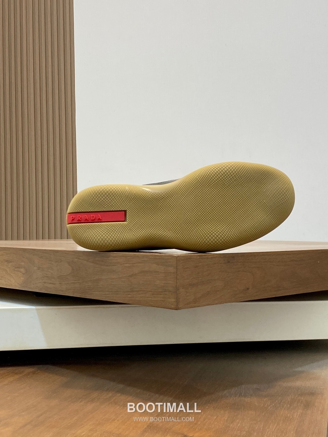 Prada Geometric Panel Runner Calfskin Mesh Khaki Sneakers 프라다 지오메트릭 패널 러너 송아지가죽 메쉬 카키 스니커즈 -9 9