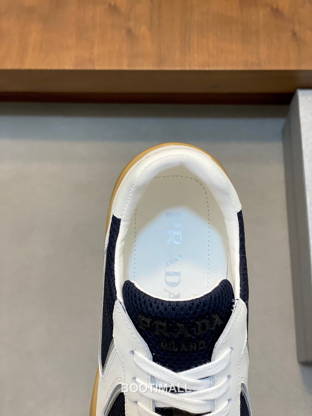 Prada Geometric Panel Runner Calfskin Mesh Khaki Sneakers 프라다 지오메트릭 패널 러너 송아지가죽 메쉬 카키 스니커즈 -9 7