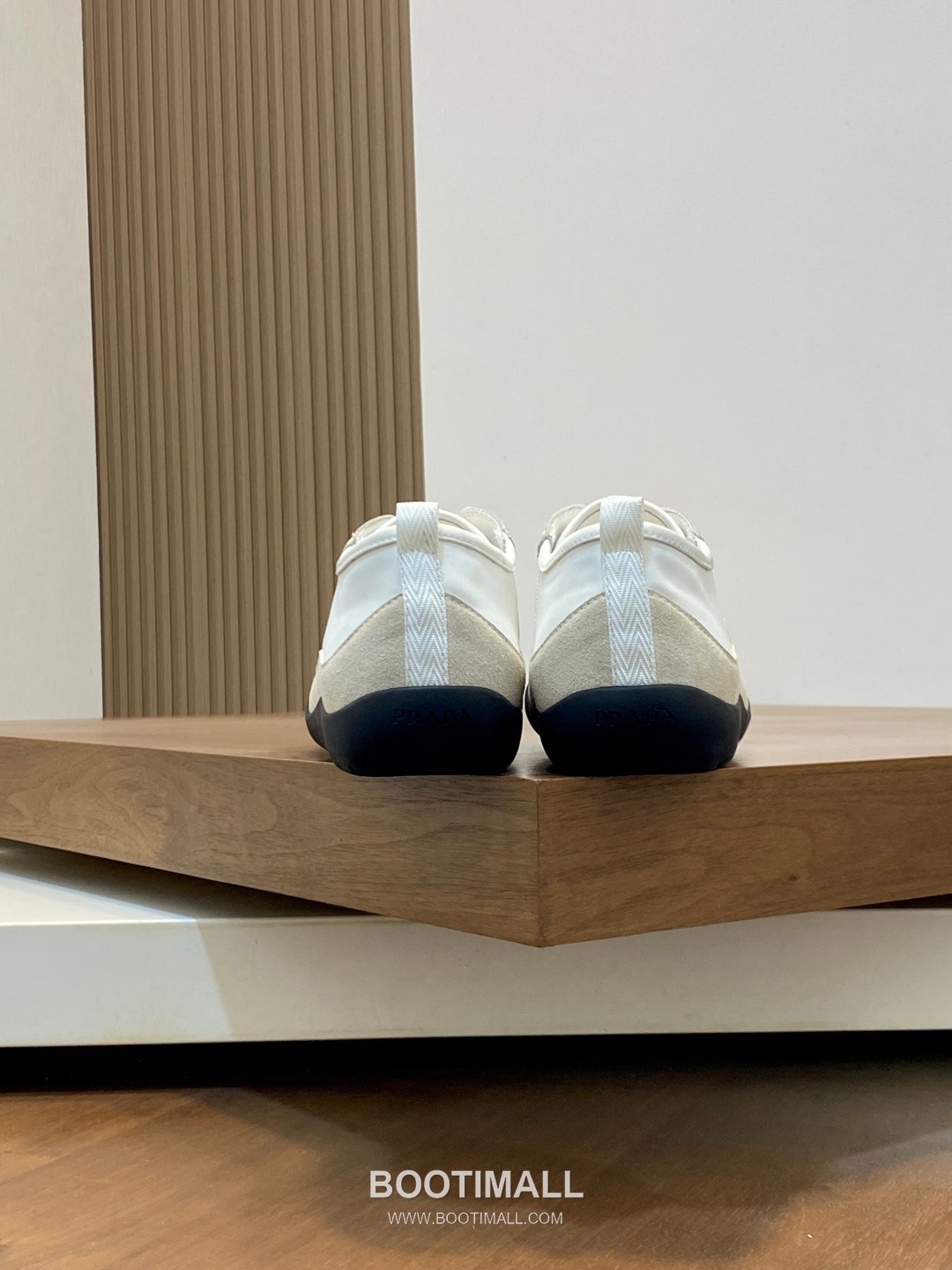 Prada Enamel Triangle Leather Sneaker Leather Sneakers 프라다 에나멜 트라이앵글 레더 스니커즈 레더 8