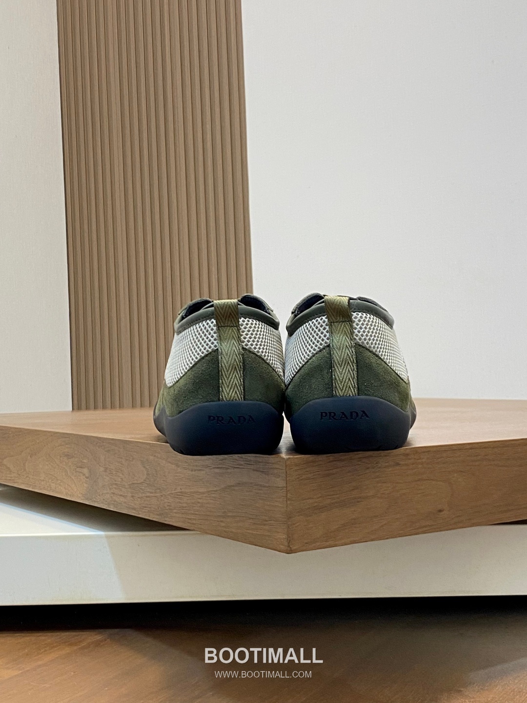 Prada Enamel Triangle Leather Sneaker Leather Sneakers 프라다 에나멜 트라이앵글 레더 스니커즈 레더 8