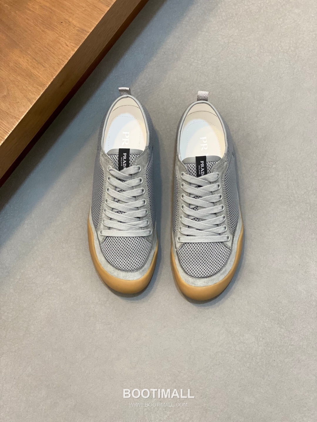 Prada Enamel Triangle Leather Sneaker Leather Sneakers 프라다 에나멜 트라이앵글 레더 스니커즈 레더 1