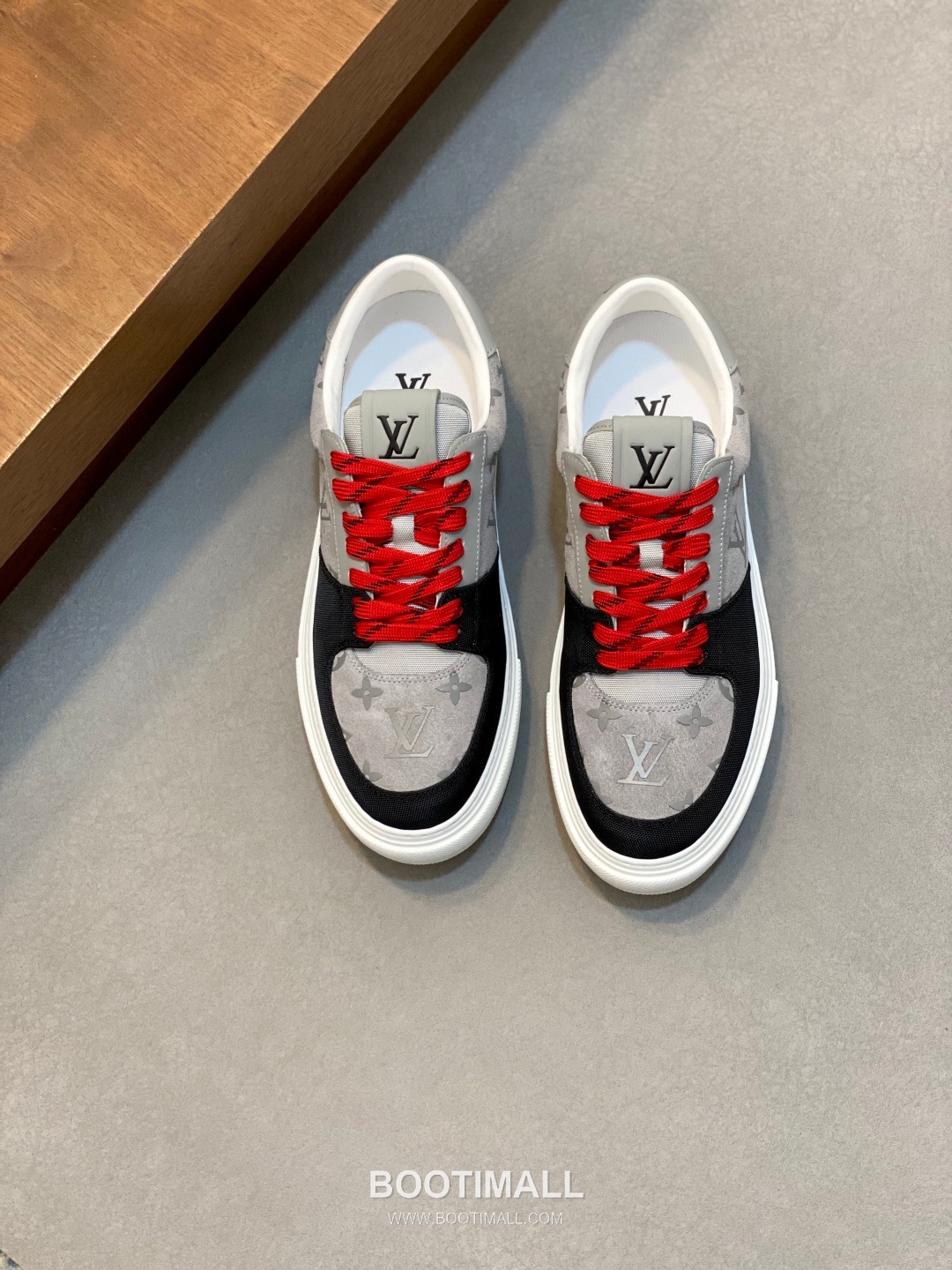 Louis Vuitton Grain Calfskin Napa Trainer Grain Calfskin Napa Leather TPU Sneakers 루이비통 그레인 송아지 나파 트레이너 그레인 송아지 가죽 나파 레더 TPU 스니커즈 1