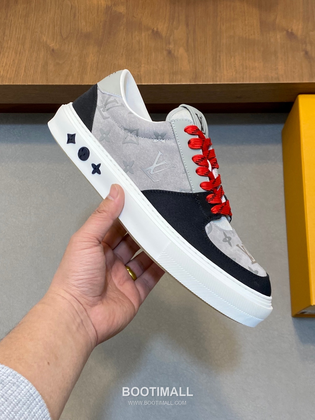 Louis Vuitton Grain Calfskin Napa Trainer Grain Calfskin Napa Leather TPU Sneakers 루이비통 그레인 송아지 나파 트레이너 그레인 송아지 가죽 나파 레더 TPU 스니커즈 4