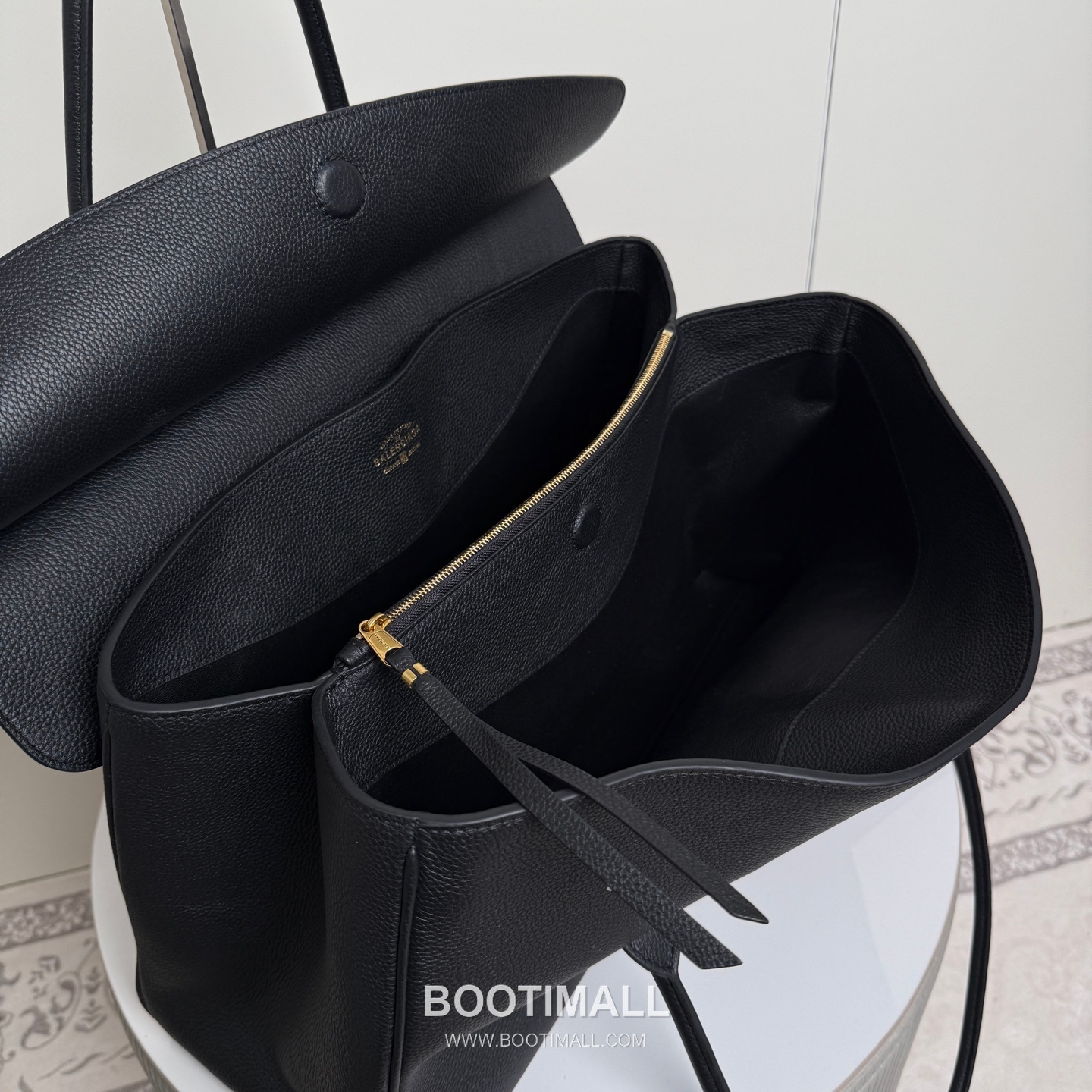Balenciaga Carrie Carry All Litchi-Grain Cowhide Black Top Handle Bag 발렌시아가 캐리 올 리치패턴 소가죽 블랙 탑핸들백 54cm 14