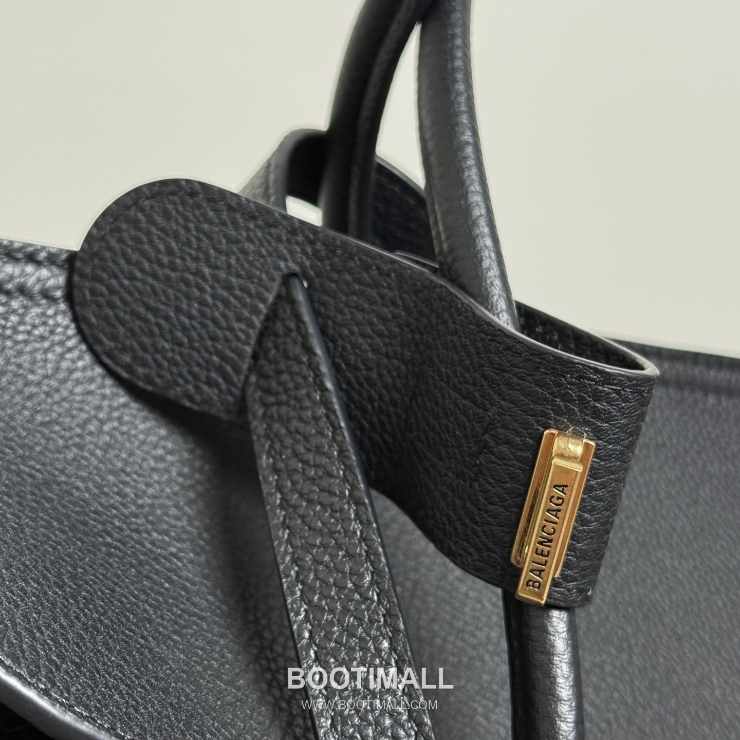 Balenciaga Carrie Carry All Litchi-Grain Cowhide Black Top Handle Bag 발렌시아가 캐리 올 리치패턴 소가죽 블랙 탑핸들백 54cm 15