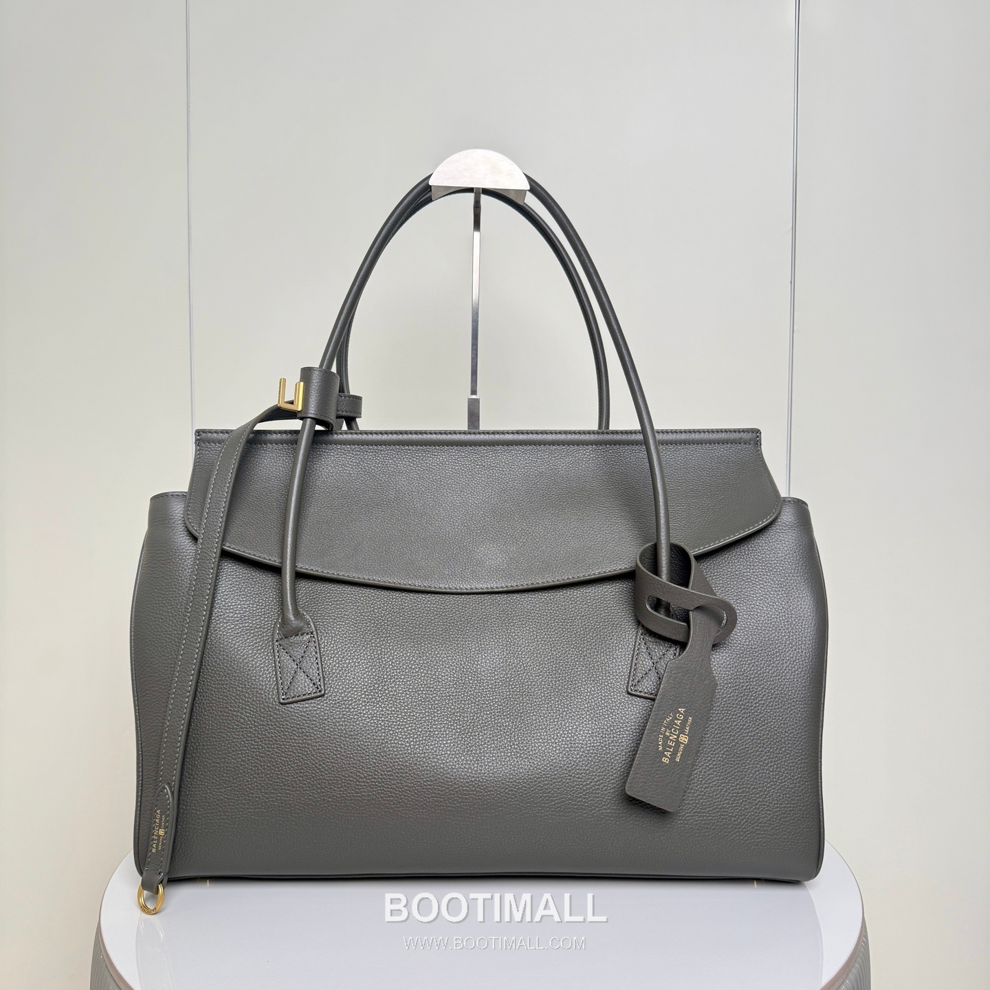 Balenciaga Carrie Carry All Litchi Grain Calfskin Top Handle Bag 발렌시아가 캐리 올 리치 그레인 카프스킨 탑핸들백 53.8cm 2