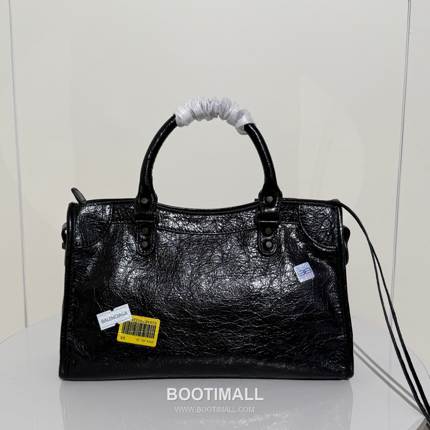 Balenciaga Le City Medium Crinkled Calfskin Black Shoulder Bag 발렌시아가 르 시티 미디엄 크링클 카프스킨 블랙 숄더백 30cm 2