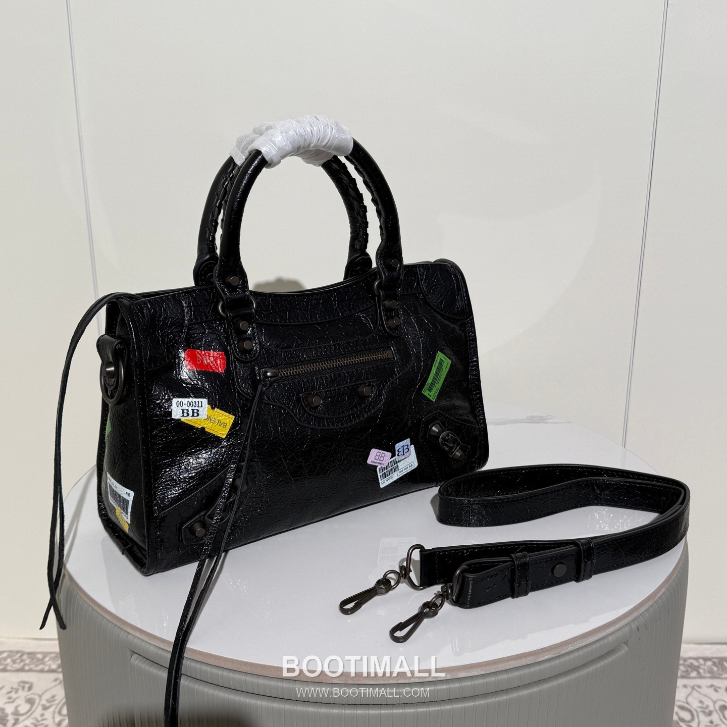 Balenciaga Le City Medium Crinkled Calfskin Black Shoulder Bag 발렌시아가 르 시티 미디엄 크링클 카프스킨 블랙 숄더백 30cm 3