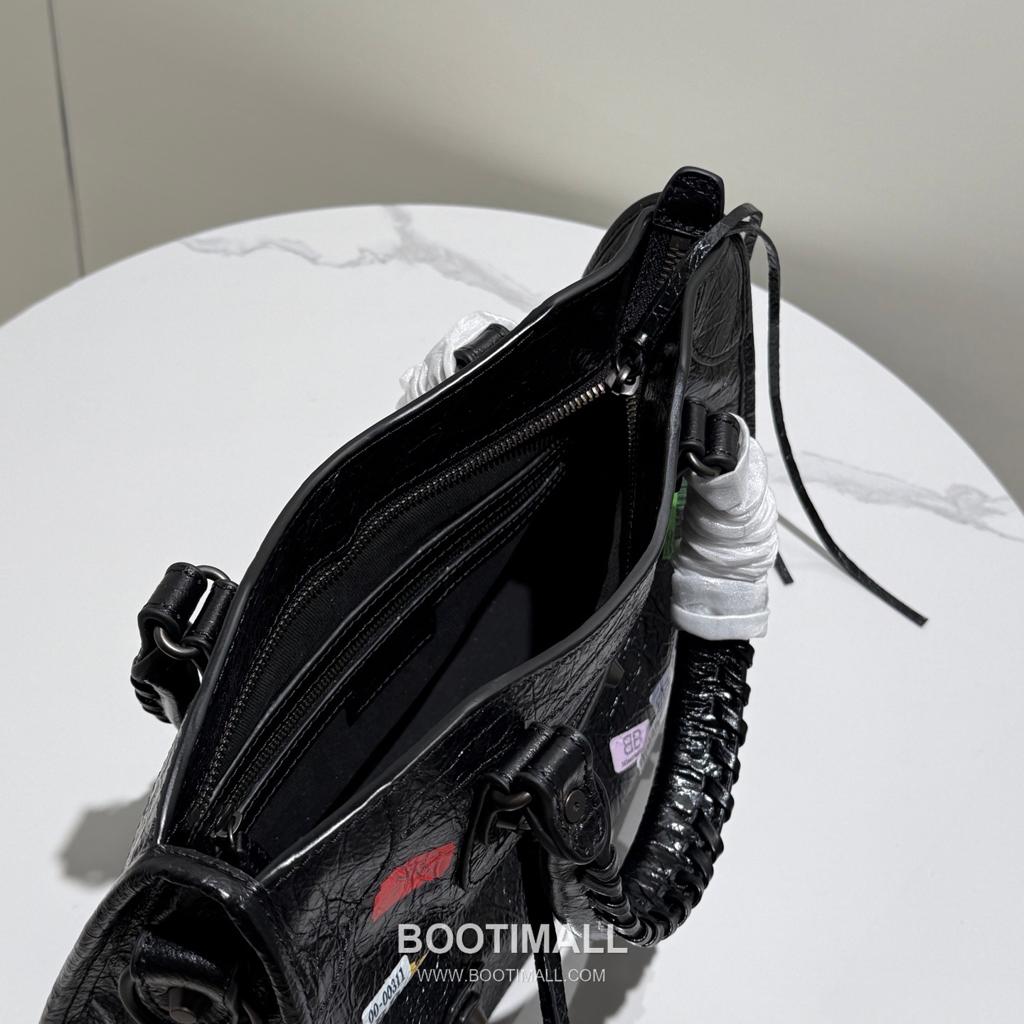 Balenciaga Le City Medium Crinkled Calfskin Black Shoulder Bag 발렌시아가 르 시티 미디엄 크링클 카프스킨 블랙 숄더백 30cm 5