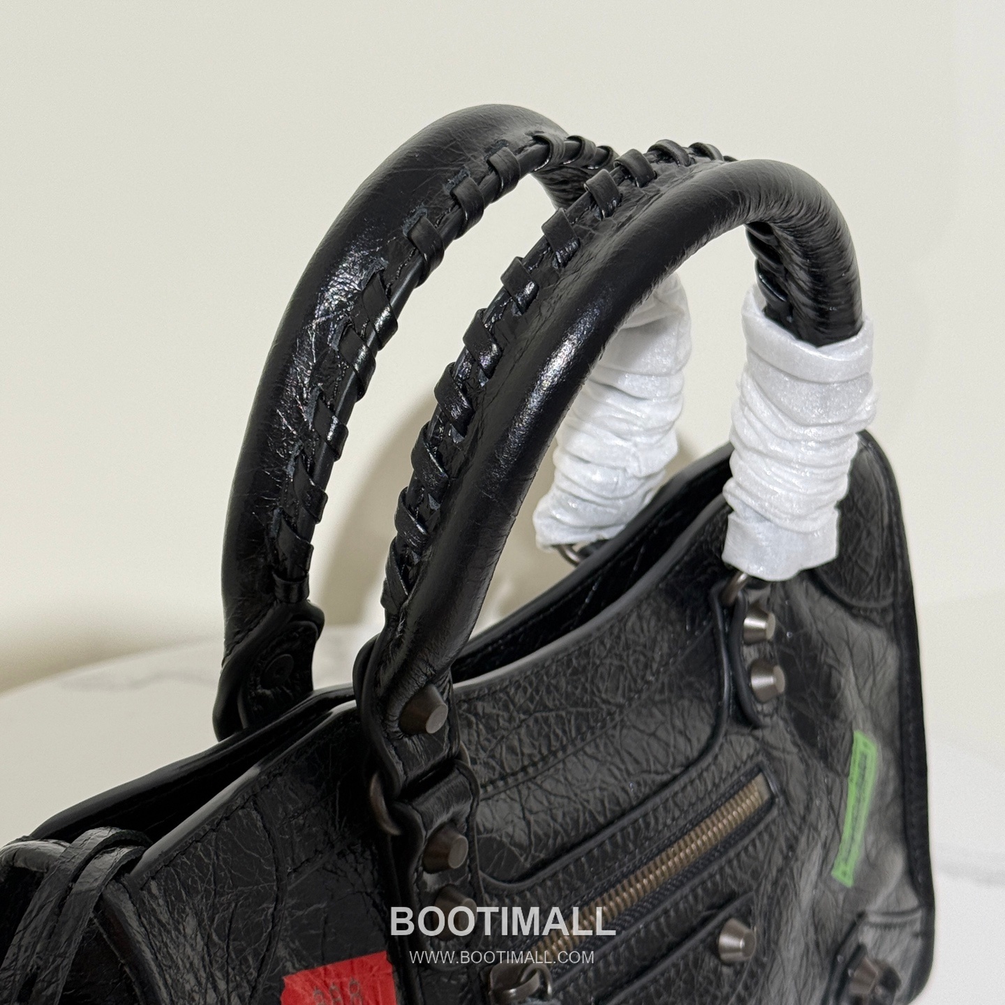 Balenciaga Le City Medium Crinkled Calfskin Black Shoulder Bag 발렌시아가 르 시티 미디엄 크링클 카프스킨 블랙 숄더백 30cm 7