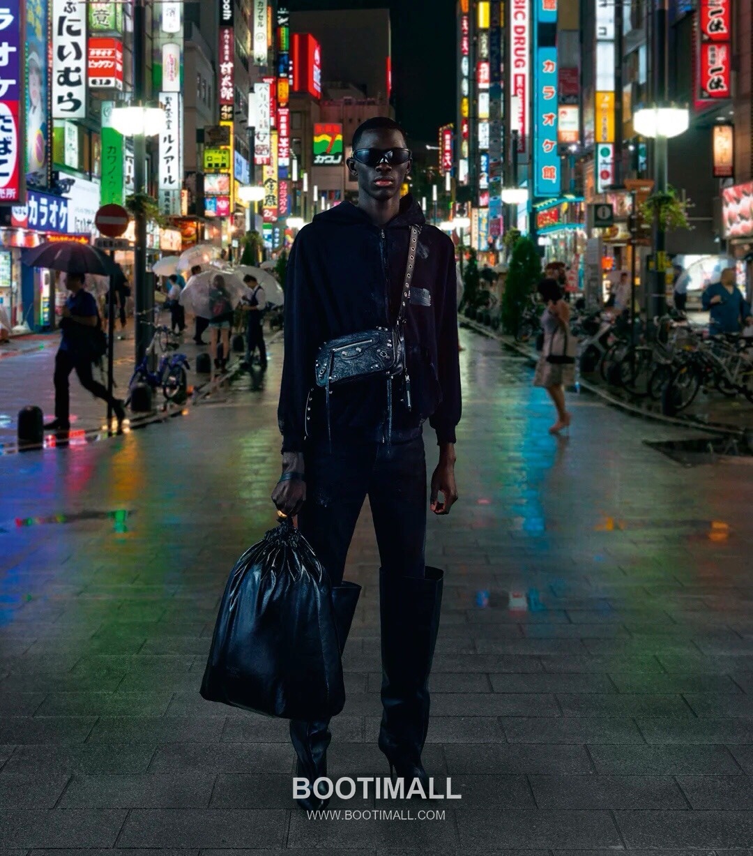 Balenciaga Moto Flap Camera Crinkled Calfskin Black Crossbody Bag 발렌시아가 모토 플랩 카메라 크링클 카프스킨 블랙 크로스백 24cm 4